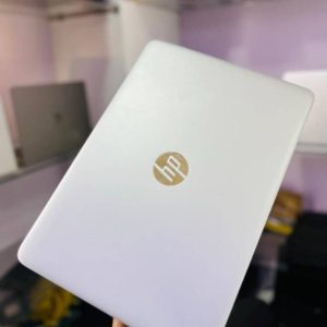 HP EliteBook 840 G3 i5-6200U (2.3 GHz)– Laptop Yoroheje, Yihuta kandi Ihamye Price: 400,000frw